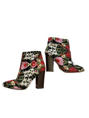JustFab Floral BohoWestern Festival Shoes Embroidered Ankle Boots Chunky Heel 9